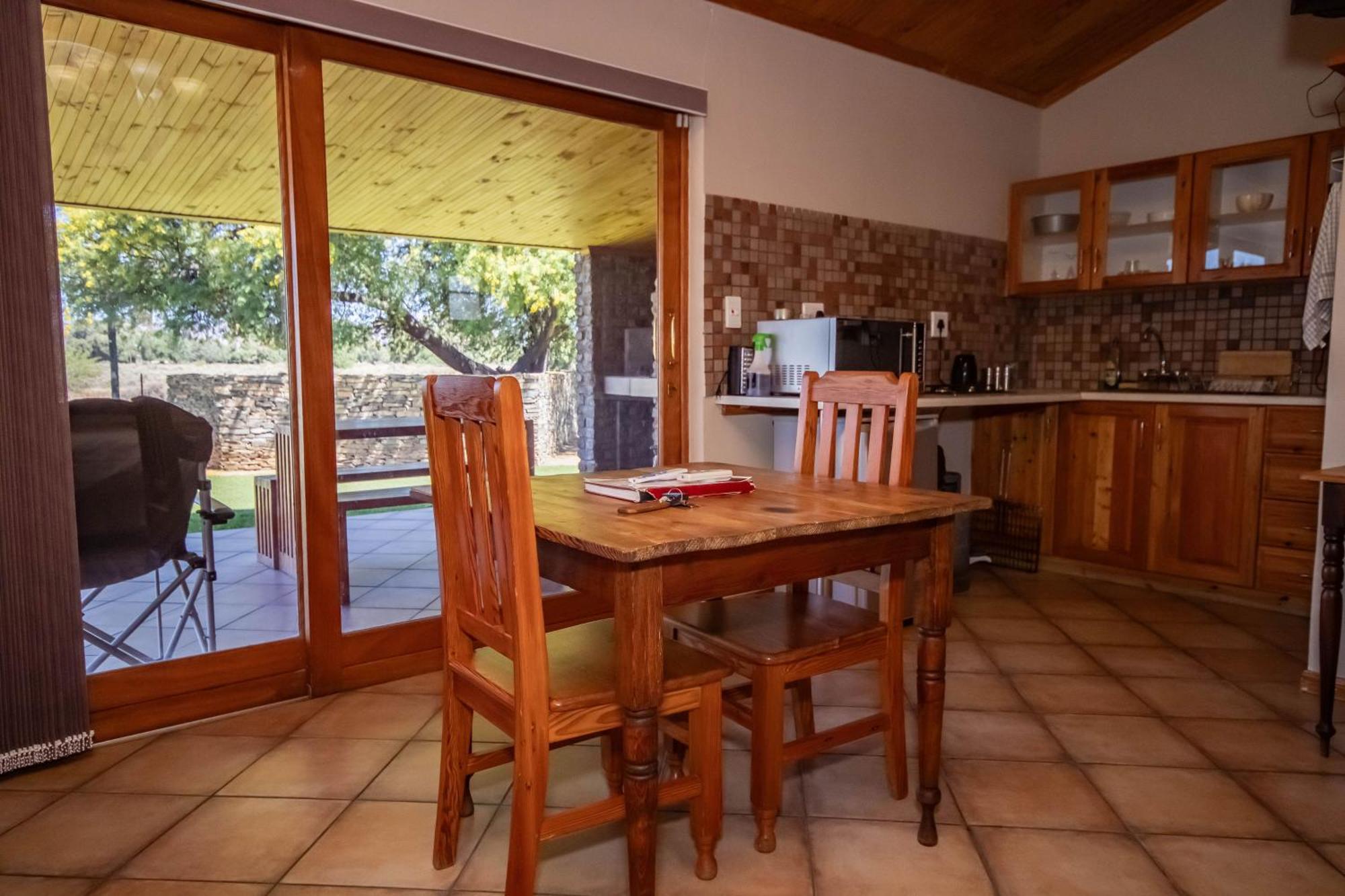 Tarantula Guest House Calvinia Bagian luar foto