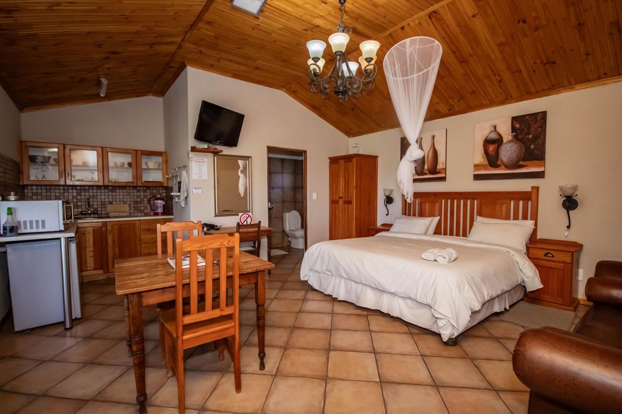 Tarantula Guest House Calvinia Bagian luar foto