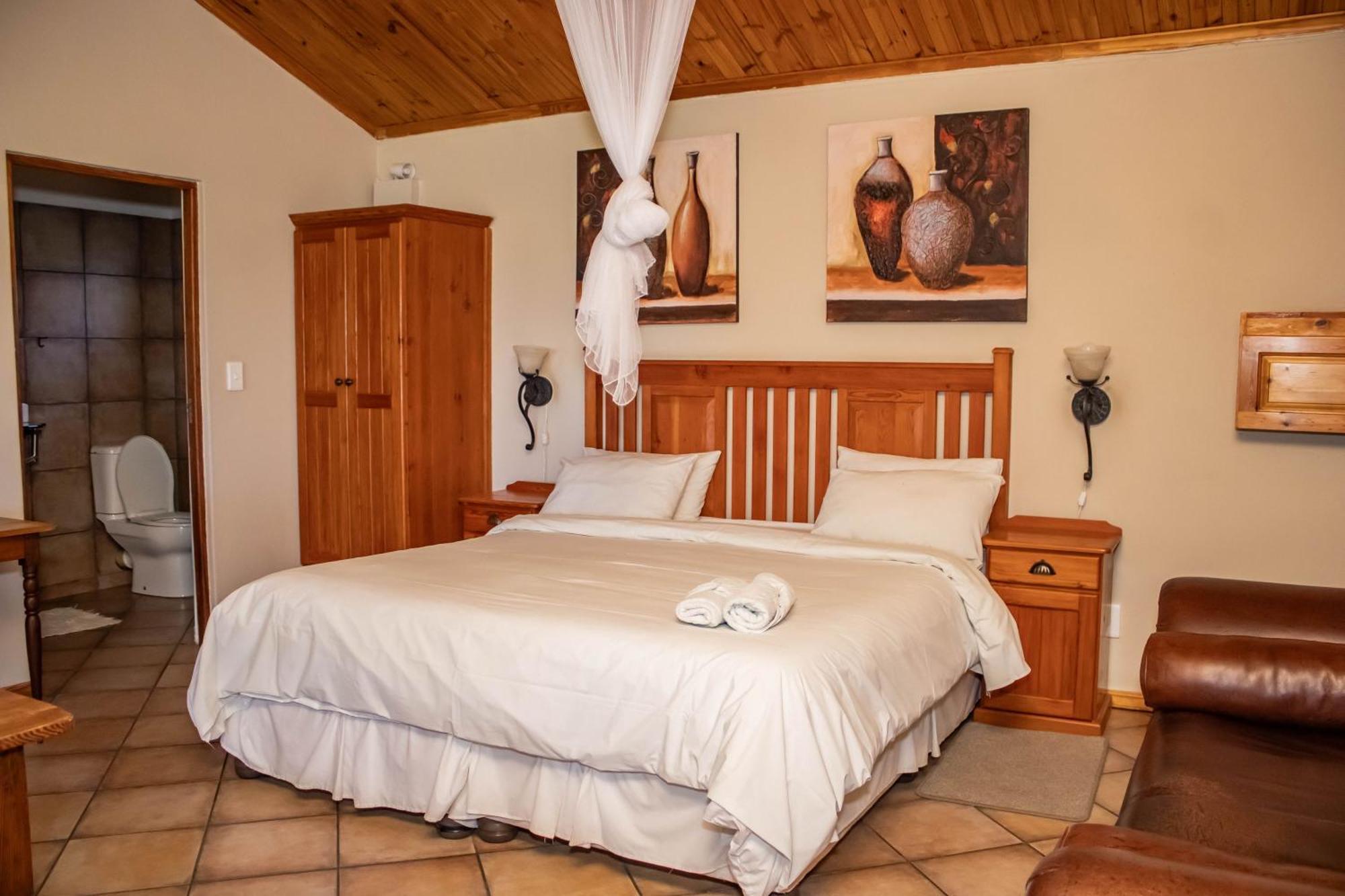 Tarantula Guest House Calvinia Bagian luar foto