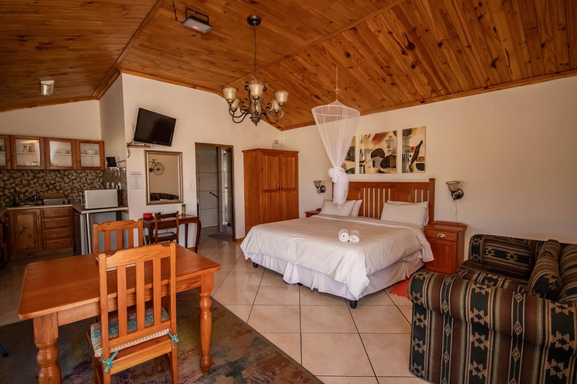 Tarantula Guest House Calvinia Bagian luar foto